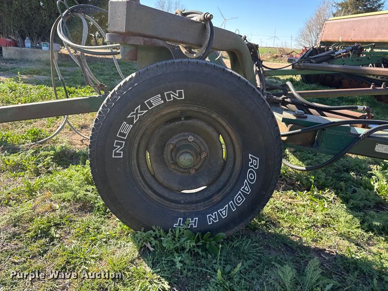 image for item DZ5181 John Deere 8200 grain drill