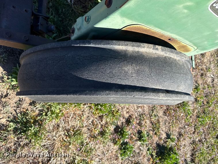 image for item DZ5181 John Deere 8200 grain drill