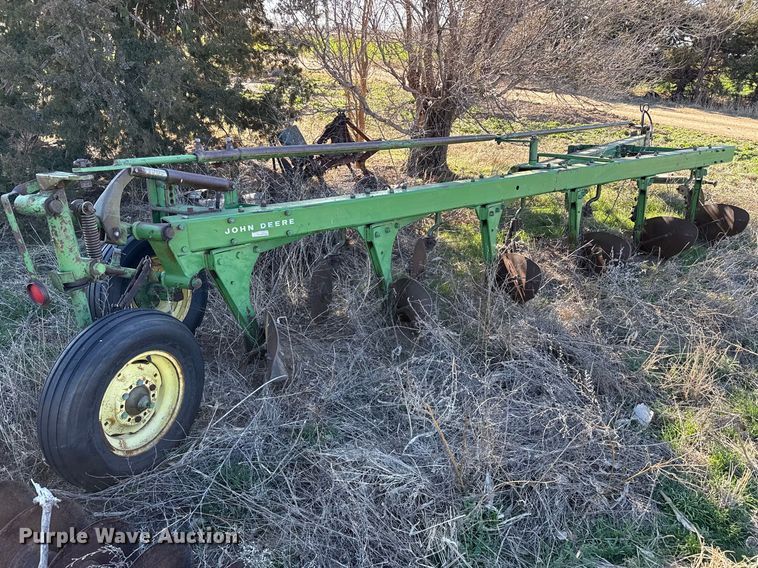 image for item DZ5182 John Deere plow