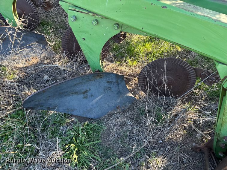 image for item DZ5182 John Deere plow