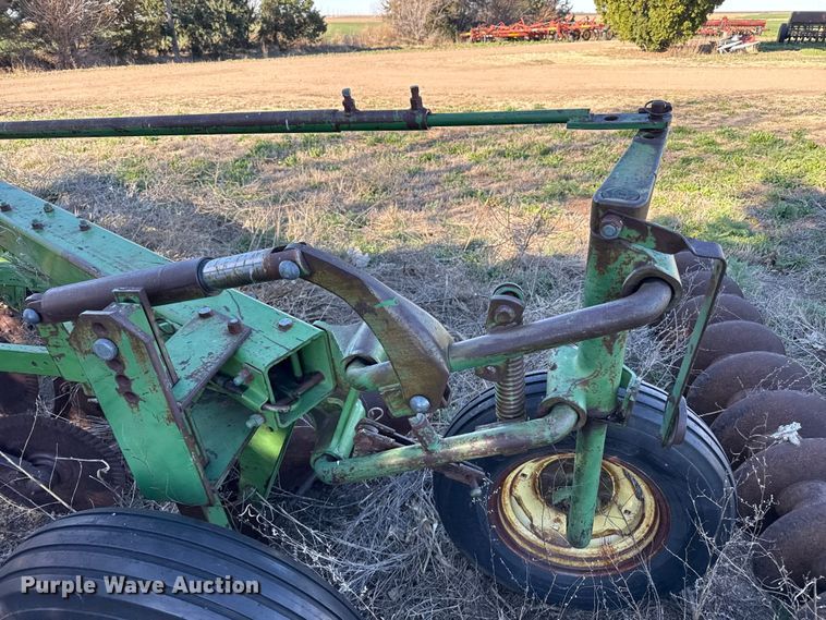 image for item DZ5182 John Deere plow
