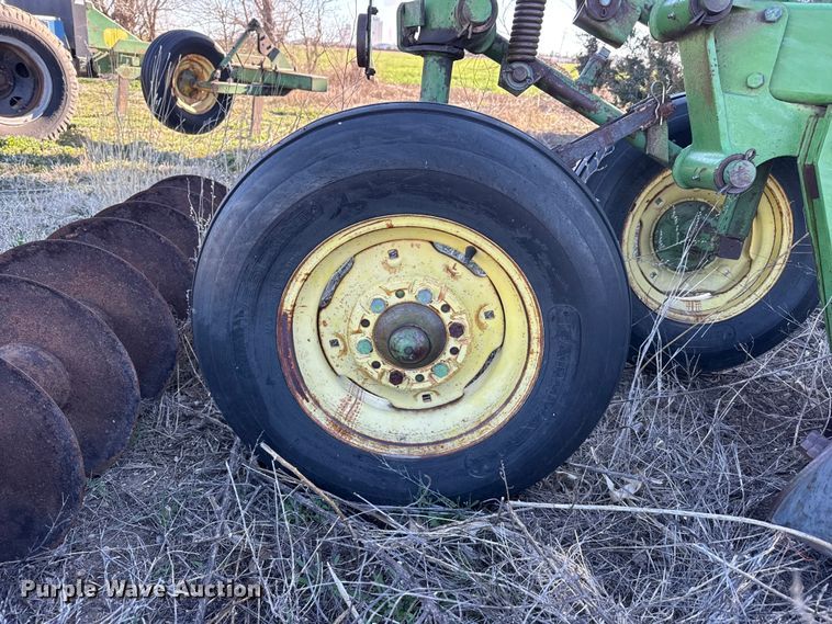 image for item DZ5182 John Deere plow