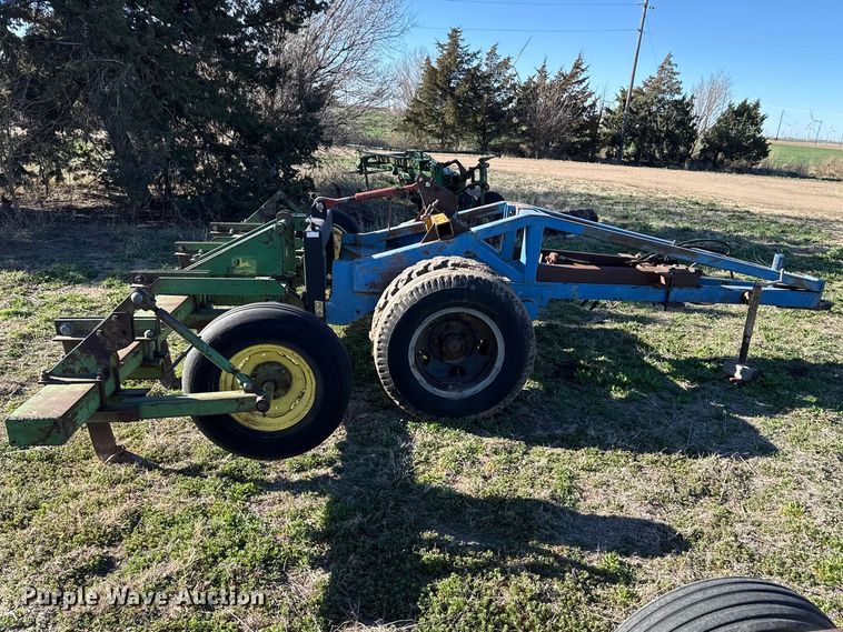 image for item DZ5183 John Deere ripper