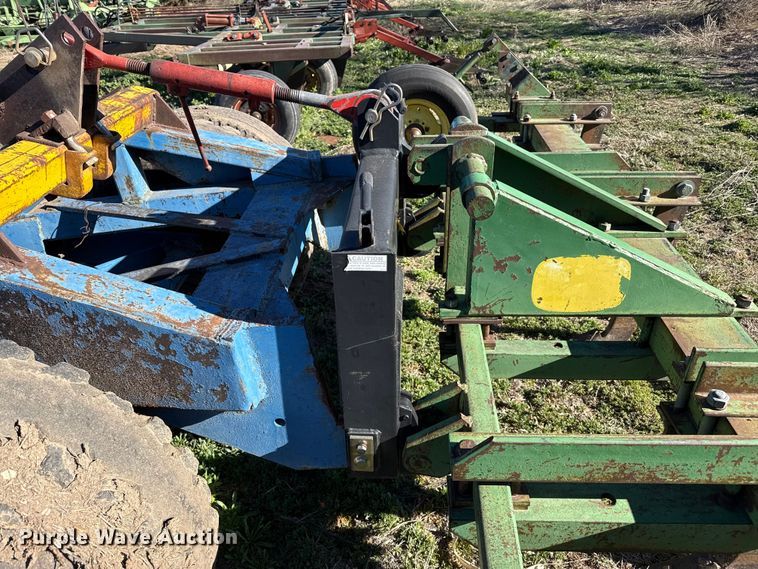 image for item DZ5183 John Deere ripper