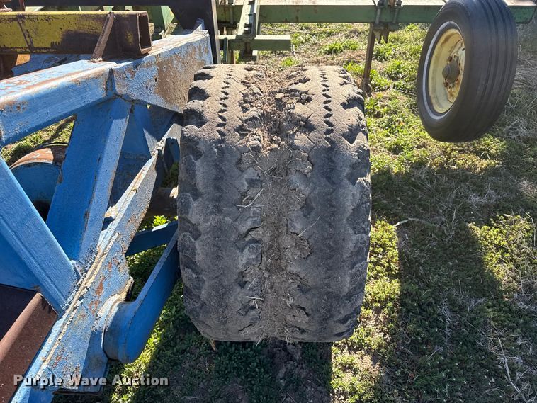 image for item DZ5183 John Deere ripper