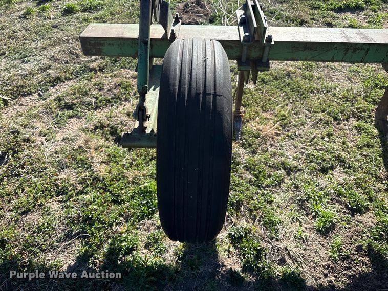 image for item DZ5183 John Deere ripper