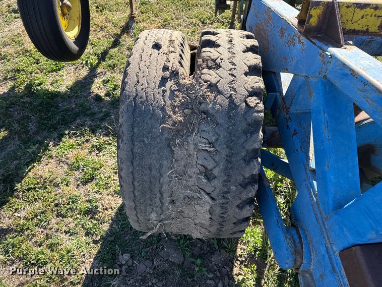 image for item DZ5183 John Deere ripper