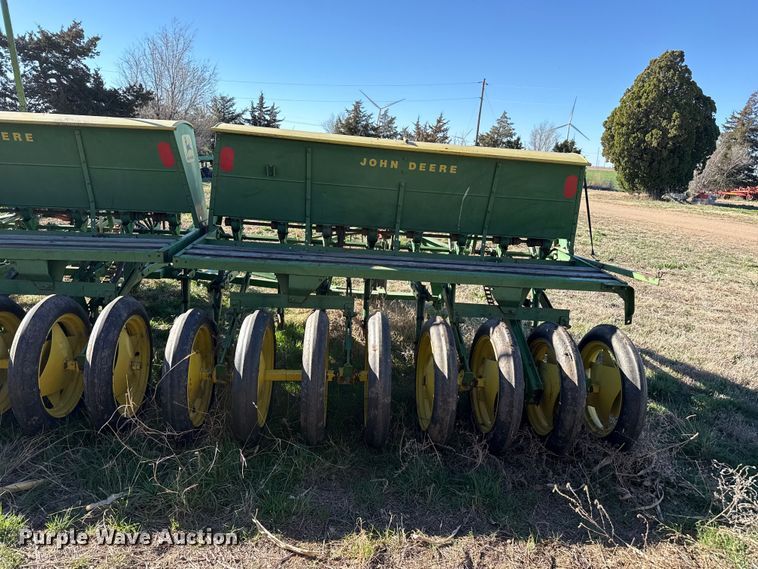 image for item DZ5185 John Deere grain drill