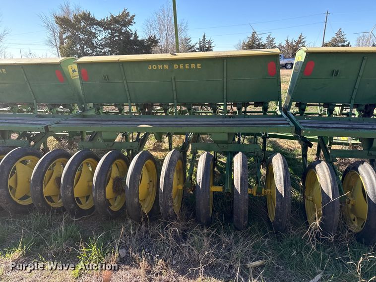 image for item DZ5185 John Deere grain drill