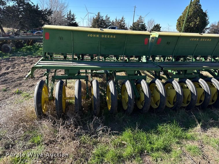image for item DZ5185 John Deere grain drill