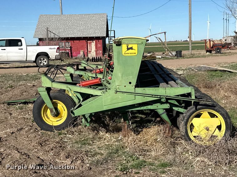 image for item DZ5185 John Deere grain drill