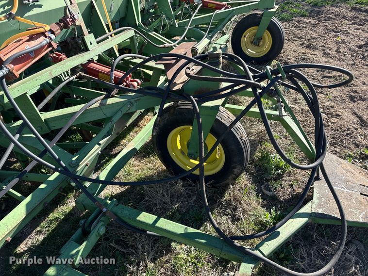 image for item DZ5185 John Deere grain drill
