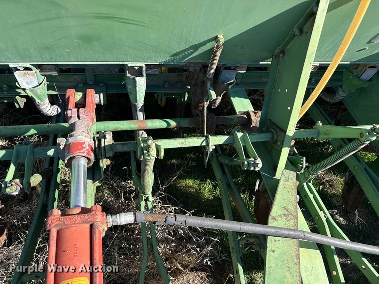 image for item DZ5185 John Deere grain drill