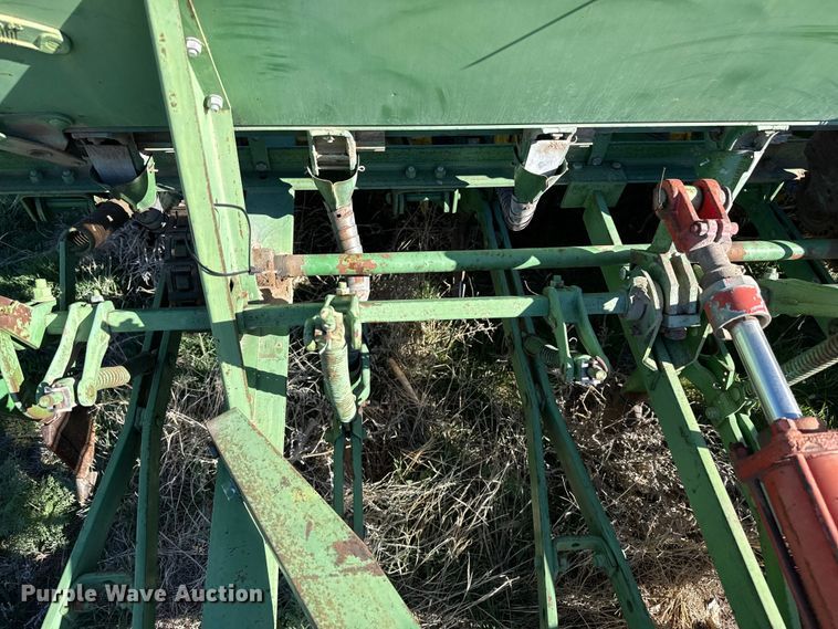 image for item DZ5185 John Deere grain drill