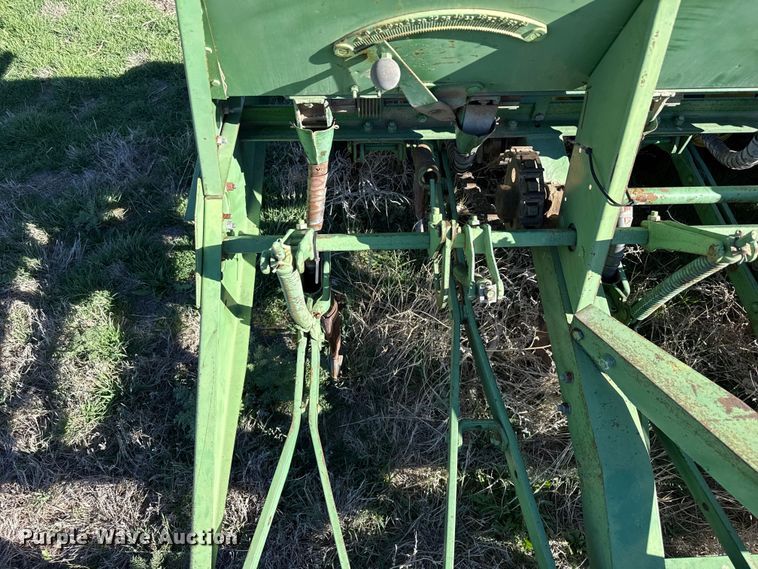 image for item DZ5185 John Deere grain drill