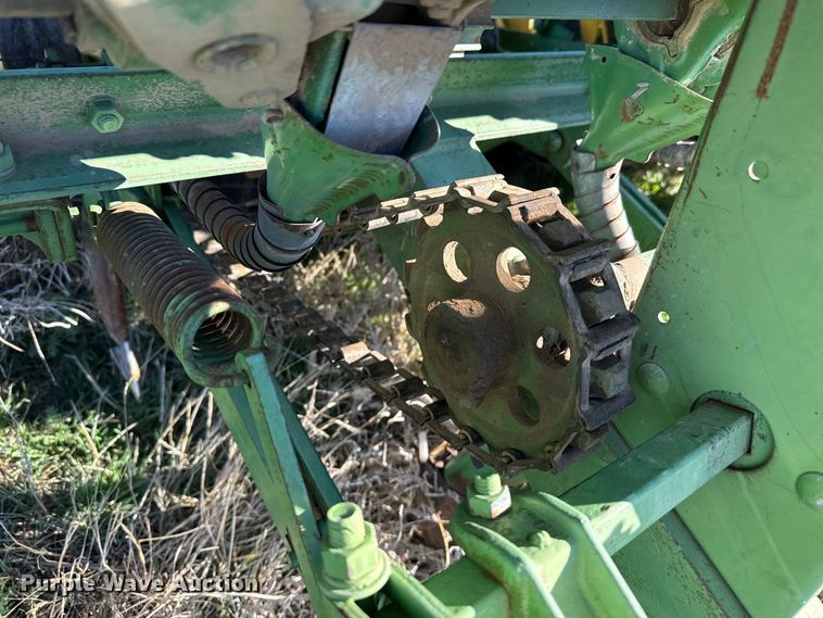 image for item DZ5185 John Deere grain drill
