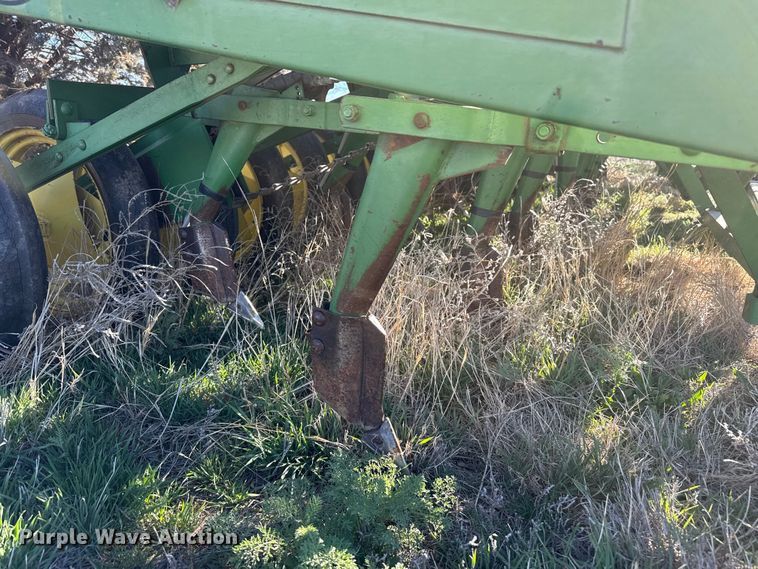 image for item DZ5185 John Deere grain drill