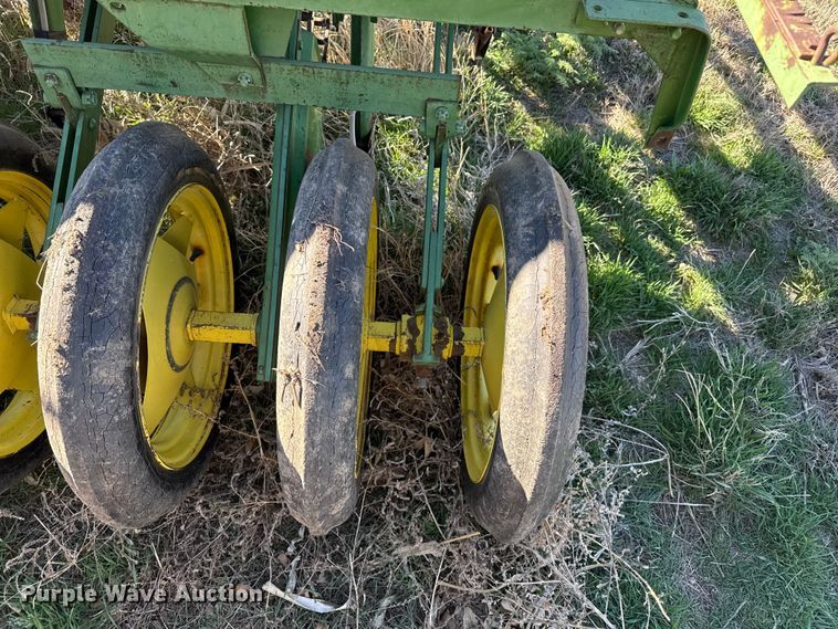 image for item DZ5185 John Deere grain drill
