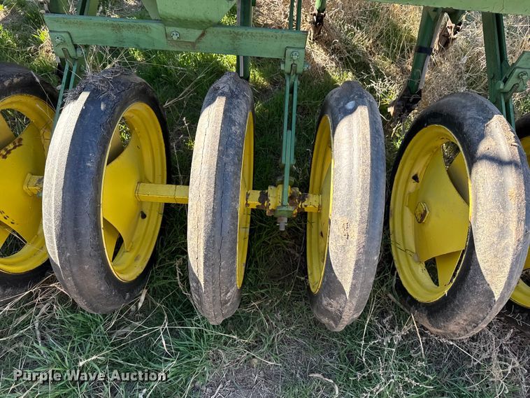 image for item DZ5185 John Deere grain drill