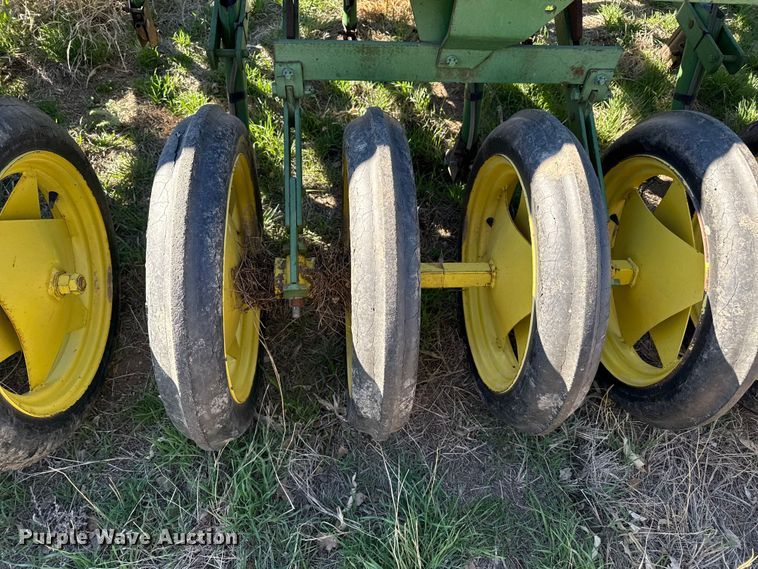 image for item DZ5185 John Deere grain drill