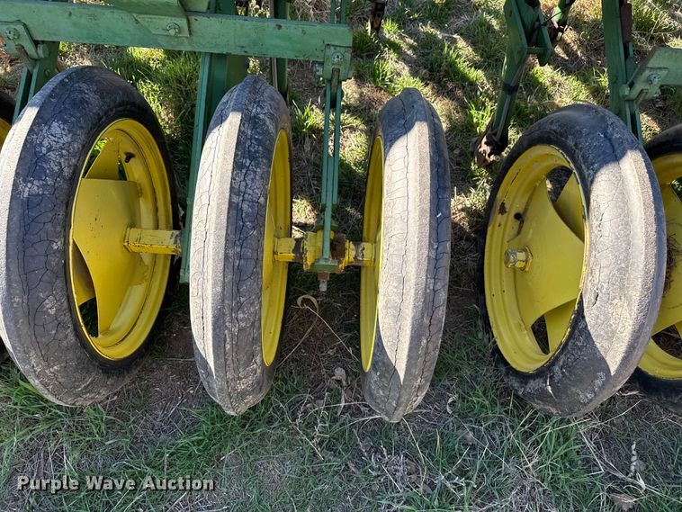 image for item DZ5185 John Deere grain drill