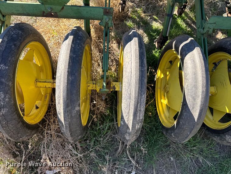 image for item DZ5185 John Deere grain drill