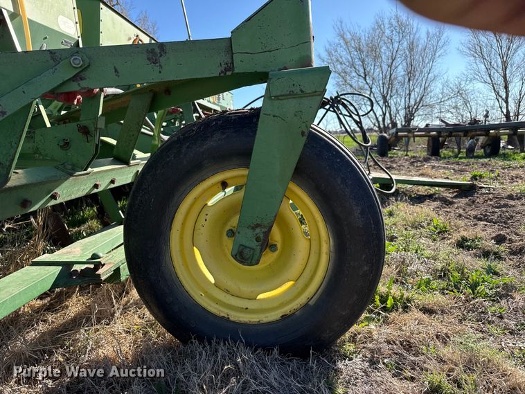 image for item DZ5185 John Deere grain drill