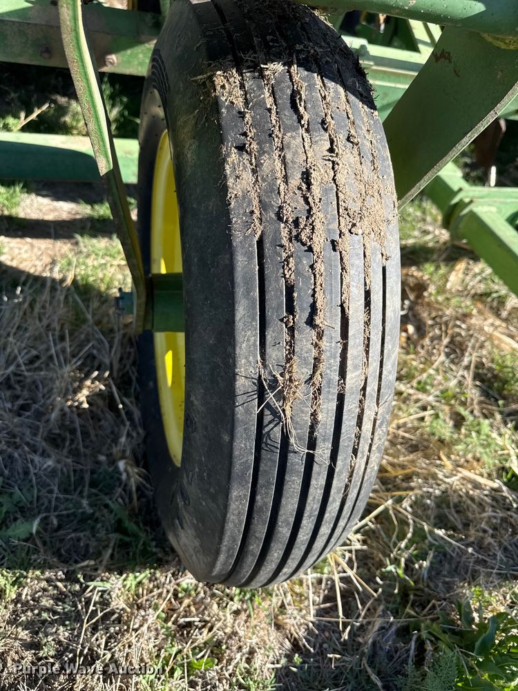 image for item DZ5185 John Deere grain drill