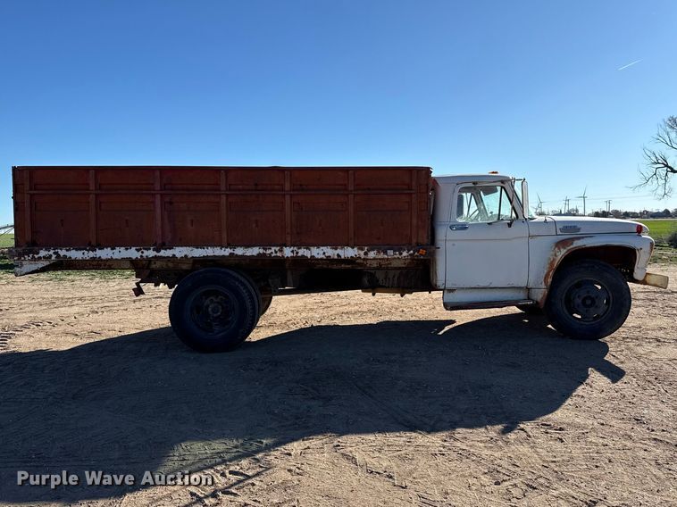 image for item DZ5186 1964 Ford grain truck