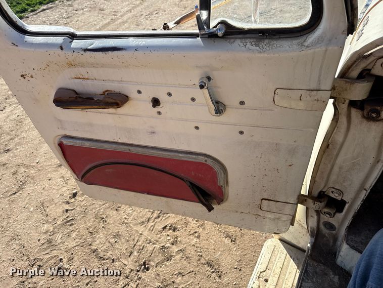 image for item DZ5186 1964 Ford grain truck