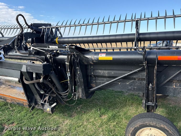 image for item DZ5194 2010 Macdon FD70 flex draper head