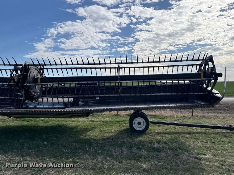 image for item DZ5194 2010 Macdon FD70 flex draper head