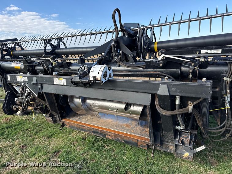 image for item DZ5194 2010 Macdon FD70 flex draper head