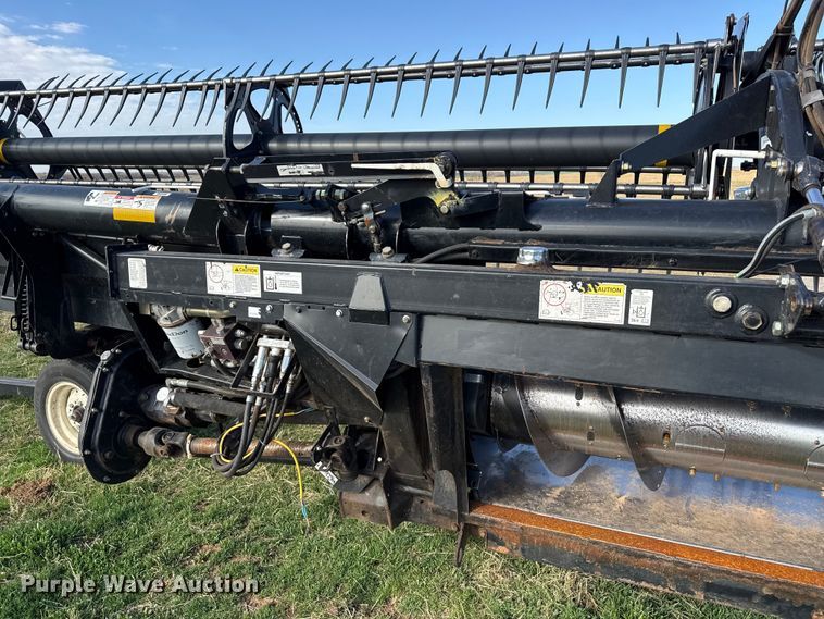 image for item DZ5194 2010 Macdon FD70 flex draper head