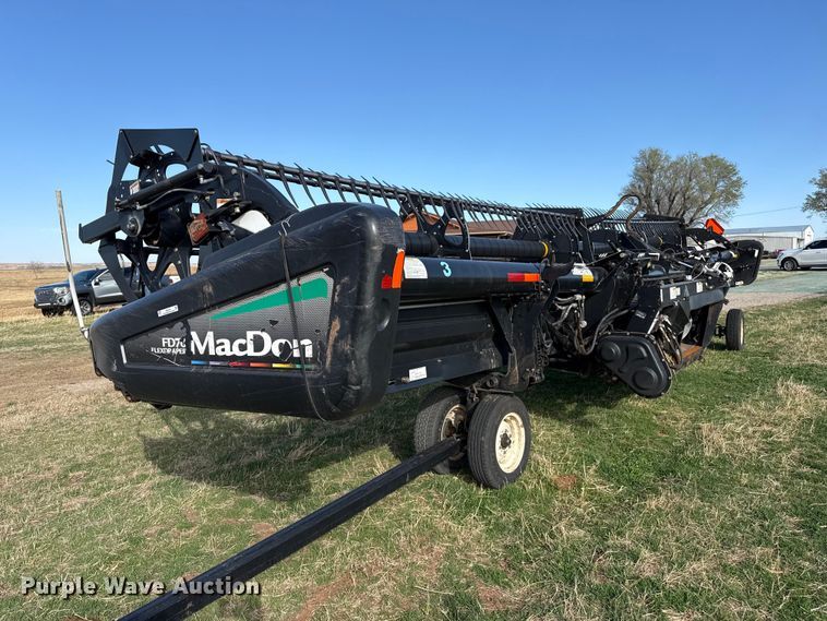 image for item DZ5194 2010 Macdon FD70 flex draper head