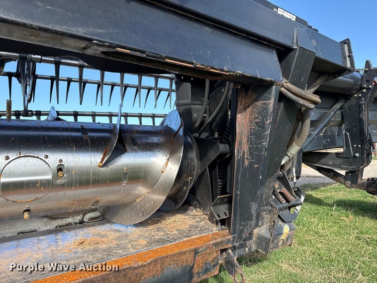 image for item DZ5194 2010 Macdon FD70 flex draper head