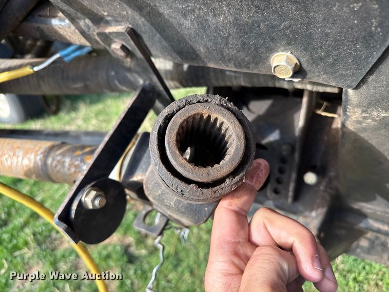 image for item DZ5194 2010 Macdon FD70 flex draper head