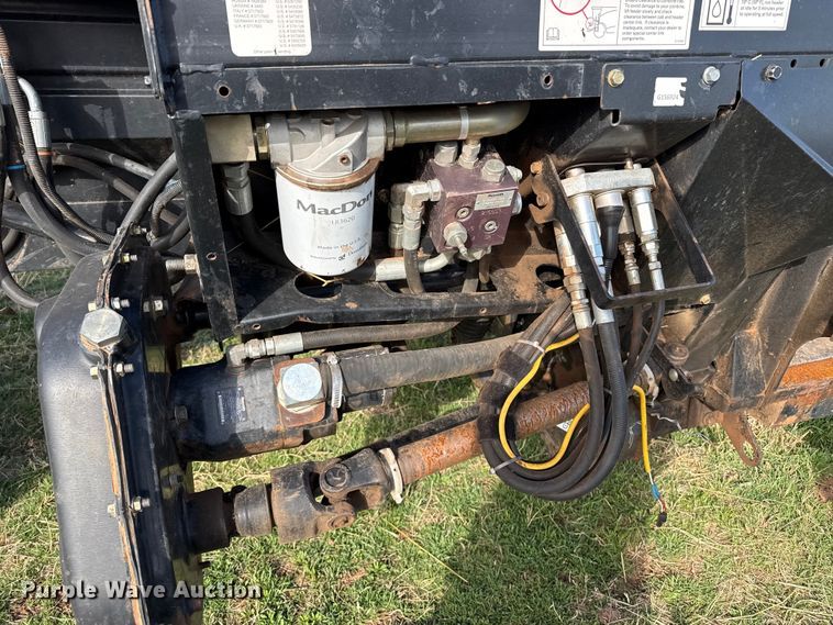 image for item DZ5194 2010 Macdon FD70 flex draper head