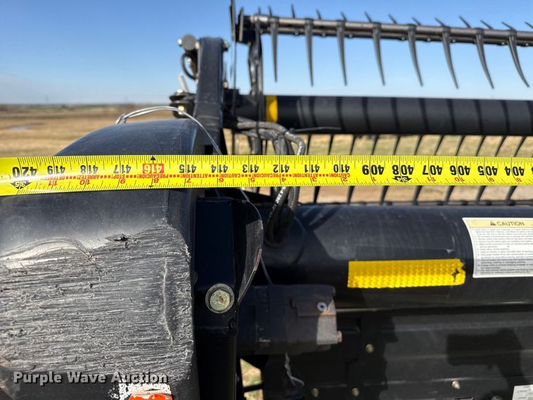 image for item DZ5194 2010 Macdon FD70 flex draper head