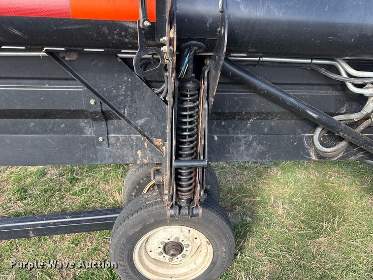 image for item DZ5194 2010 Macdon FD70 flex draper head