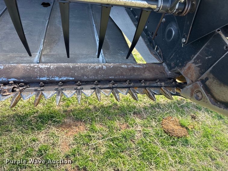 image for item DZ5194 2010 Macdon FD70 flex draper head