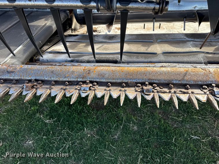 image for item DZ5194 2010 Macdon FD70 flex draper head