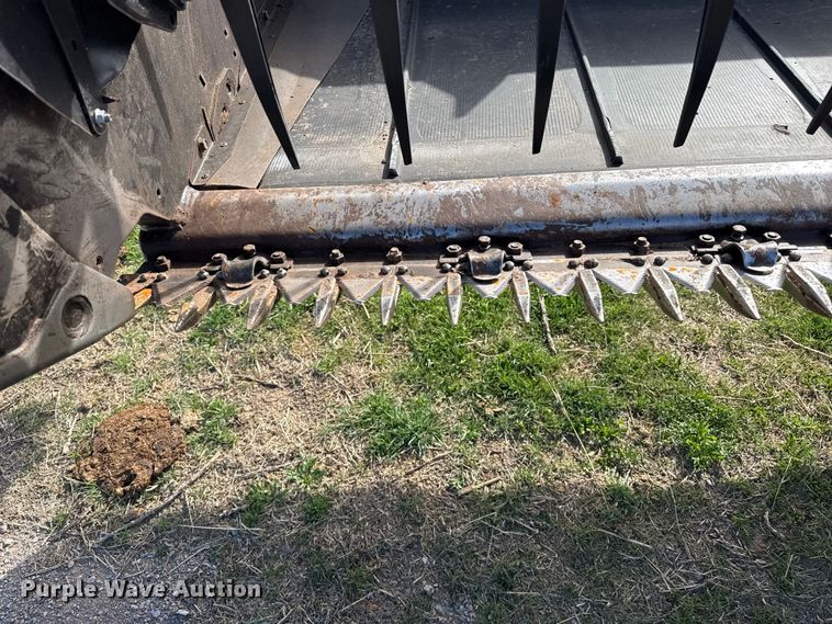 image for item DZ5194 2010 Macdon FD70 flex draper head