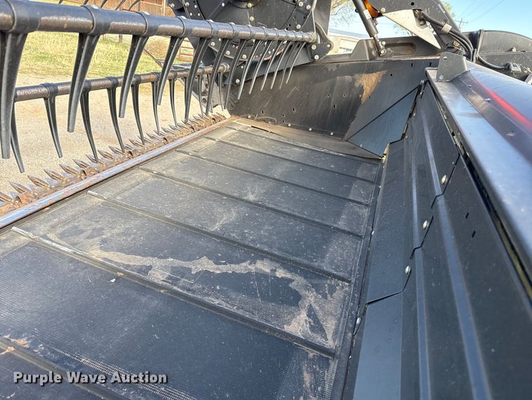 image for item DZ5194 2010 Macdon FD70 flex draper head