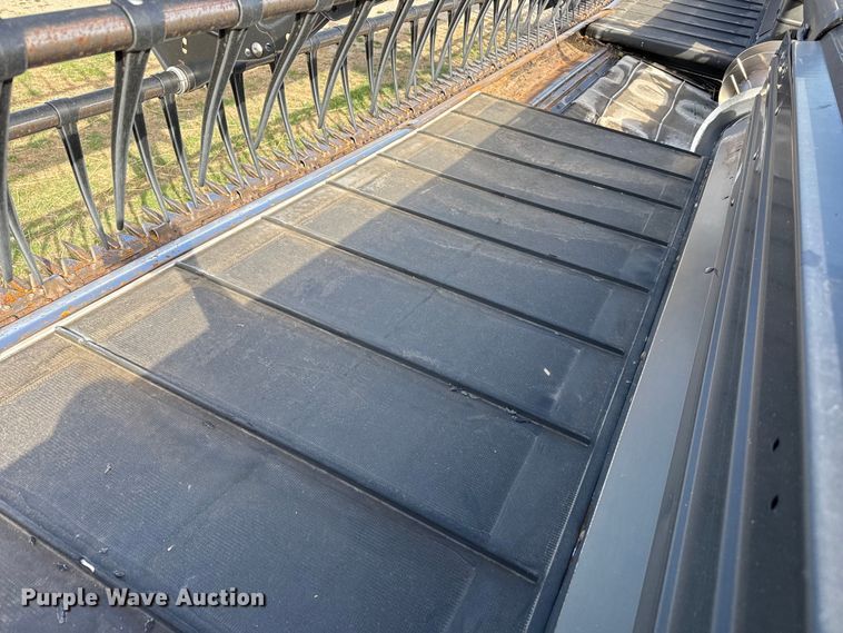 image for item DZ5194 2010 Macdon FD70 flex draper head