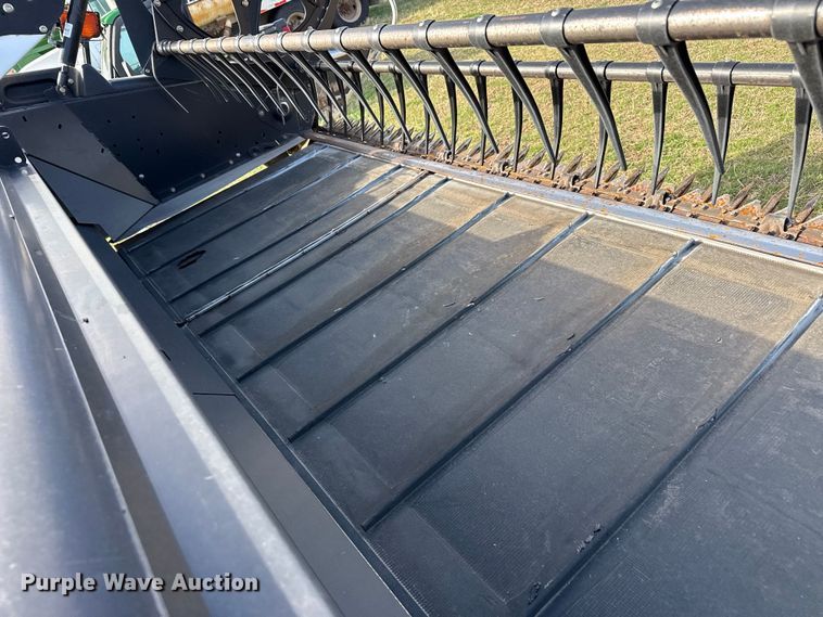 image for item DZ5194 2010 Macdon FD70 flex draper head