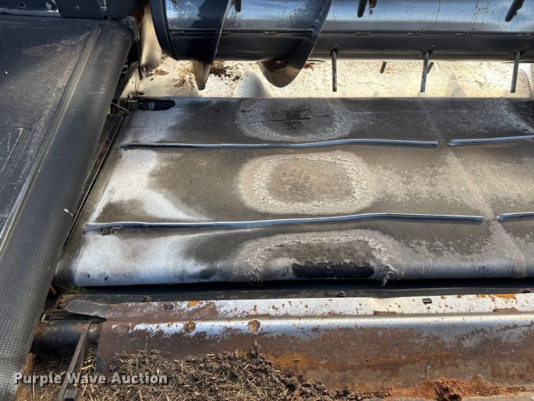 image for item DZ5194 2010 Macdon FD70 flex draper head