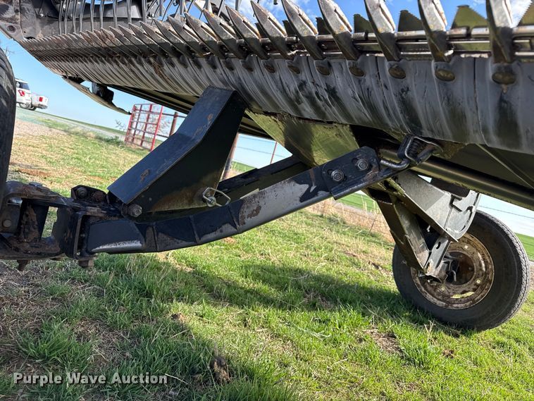 image for item DZ5194 2010 Macdon FD70 flex draper head