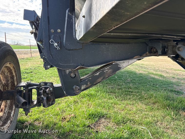 image for item DZ5194 2010 Macdon FD70 flex draper head