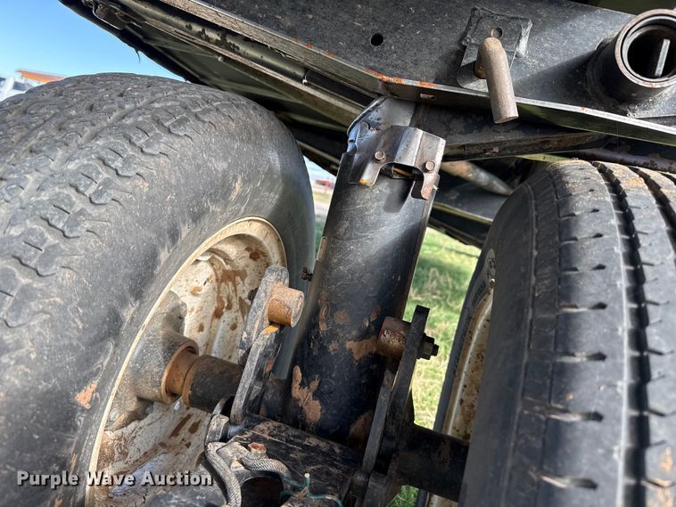 image for item DZ5194 2010 Macdon FD70 flex draper head